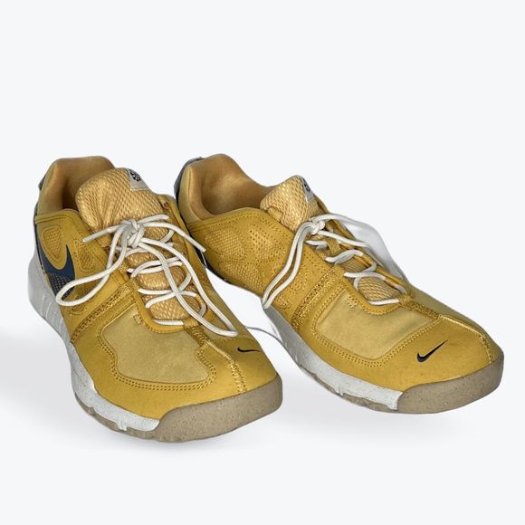 Nike Free Terra Vista Men's Gold Athletic Sneakers Running Shoes Size 10 - Picture 1 of 4
